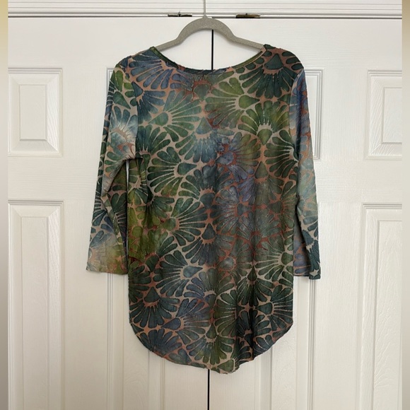 Karen Kane Blue and Green Graphic 3/4 Sleeve Tunic - Picture 6 of 8